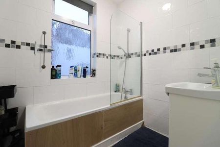 Hillside Drive, Edgware, Middlesex, HA8 - Photo 5