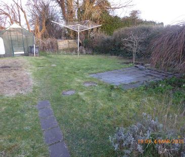 2 bedroom semi-detached bungalow to rent - Photo 6