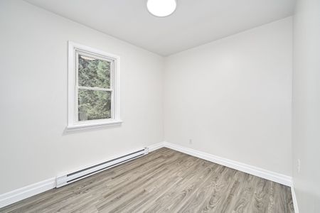 For Lease - 16 Ontoro Boulevard, Ajax, Ontario - Photo 5