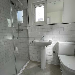 Price £925 pcm - Available 11/07/2025 - Furnished / Unfurnished - Photo 3