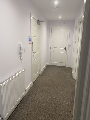 QUEENSWAY, BLETCHLEY - 2 BEDROOMS - Photo 1