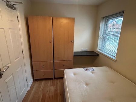 Next To Queens Library, 2B Rugby Avenue, Queens Quarter, Belfast, BT7 1RG - Photo 3