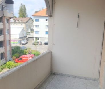 Charming 3.5-room apartment with balcony and view - Photo 6