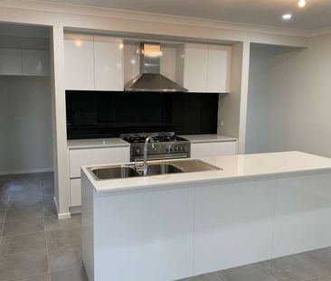 Beautiful Family Home - Photo 2