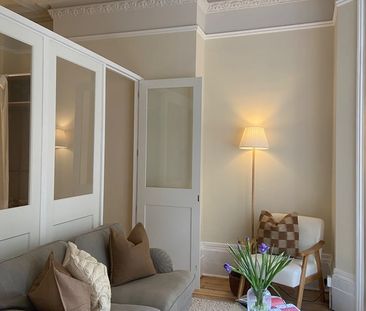 Studio Flat, Buckingham Road, BN1 - Photo 1
