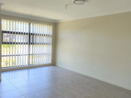 Three Bedroom Family Home - Photo 4