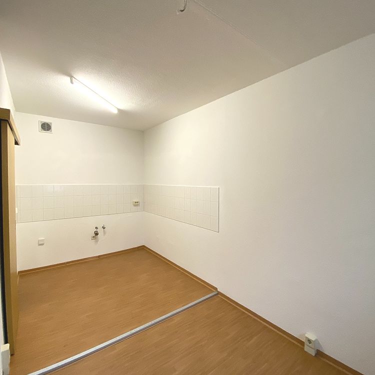 Nur wenige Stufen zu Ihrer neuen Wohnung! Frei ab 01.01.2025! - Foto 1