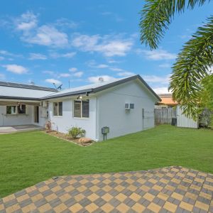 Spacious Family Home in Central Douglas - Photo 3