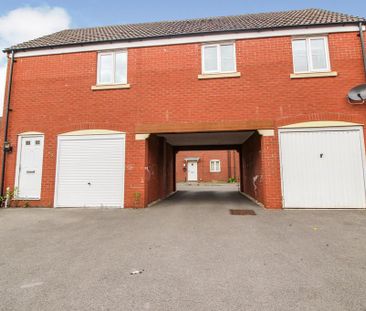 1 bedroom coach house to rent - Photo 2