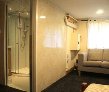 Basement Front, Meanwood Road, Leeds, West Yorkshire, LS6 - Photo 2