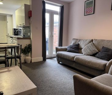 4 bedroom terraced house to rent - Photo 3