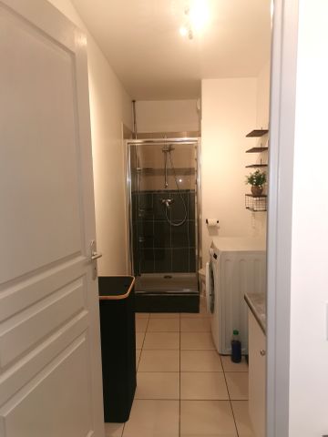 Location Appartement 1 pièce 27m² AIX EN PROVENCE 90ème - Photo 4