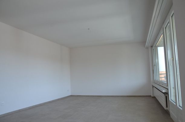 "moderne 4.5-Zimmer-Wohnung an zentraler Lage mit Lift im Haus" - Foto 1