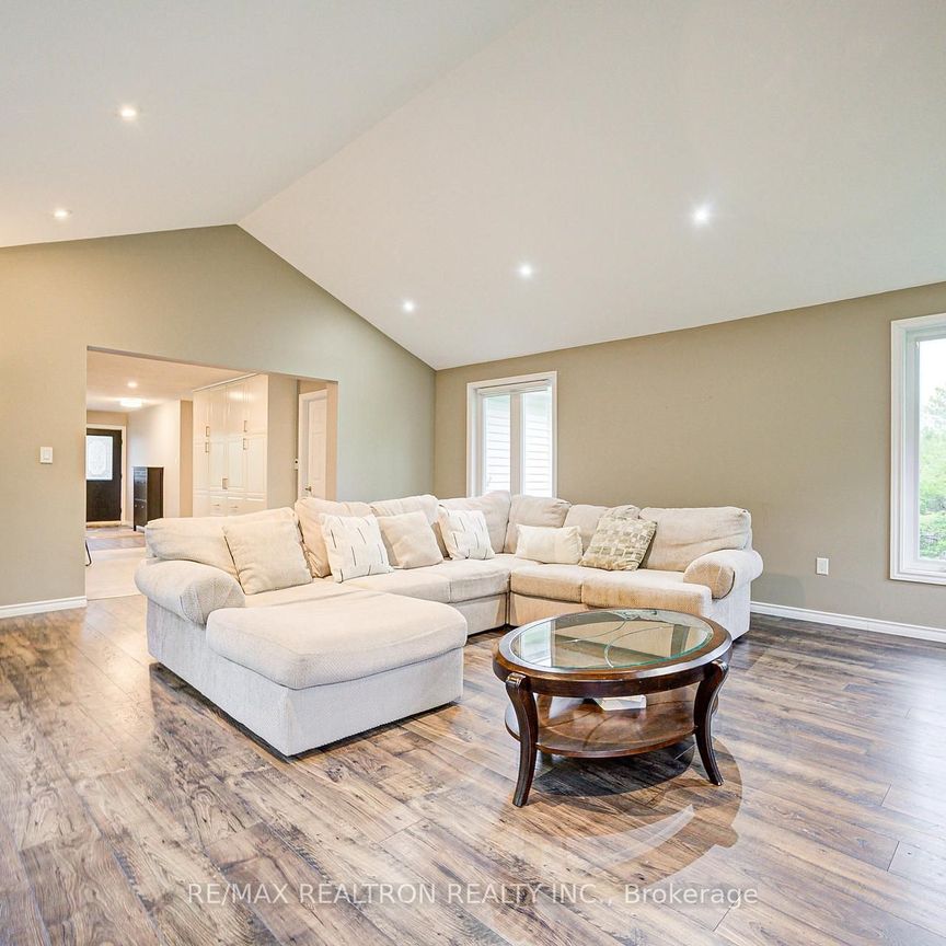 For Lease - 1147 Belle Aire Beach Road, Innisfil, Ontario - Photo 1