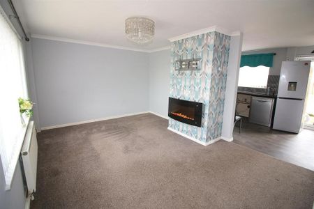 2 bedroom terraced house to rent - Photo 2