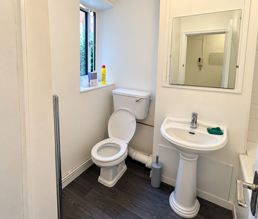 Studio to rent - Photo 6