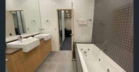 3 BEDROOM 22ND FLOOR SUB PENTHOUSE - Photo 3