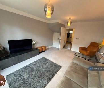 4 bedroom terraced house to rent - Photo 1