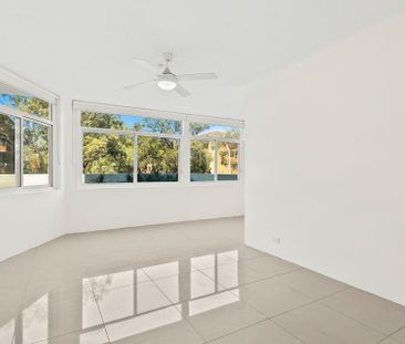 Ground Floor Apartment in the Heart of Brighton-Le-Sands - Photo 3