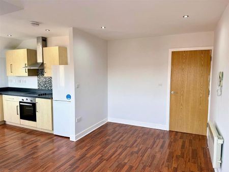 2 bedroom flat to rent - Photo 2