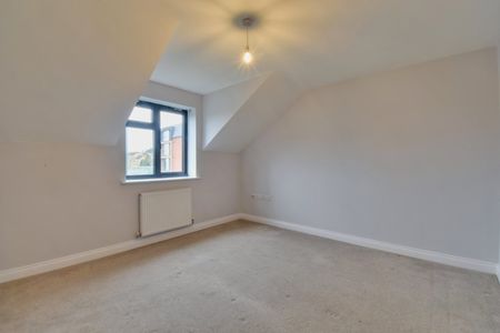 Court View, Whippendell Road, Watford, Hertfordshire, WD18 - Photo 5