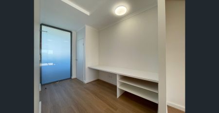 Freshly renovated, Oversized (208sqm), North Facing, Top Floor, Dual level (house like) 3 bedrooms apartments. - Photo 5
