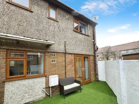 Hare Park Avenue, Liversedge, WF15 - Photo 3