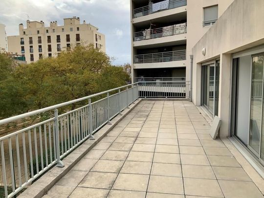 Appartement 4 pièces 89m2 MARSEILLE 14EME 1 105 euros - Photo 1