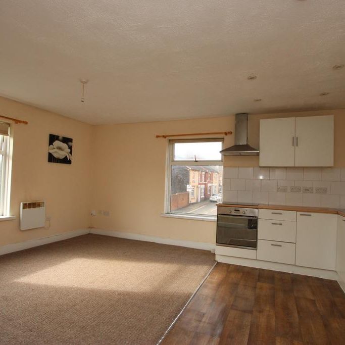 1 bedroom ground floor flat to rent - Photo 1