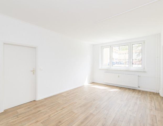 Balkon / Helle Wohnung / modernes Bad - Foto 1