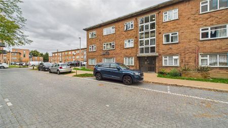 3 bedroom apartment to rent - Photo 4