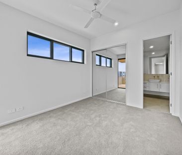 Stunning Apartment Only a Stones Throw to Everything! - Photo 2
