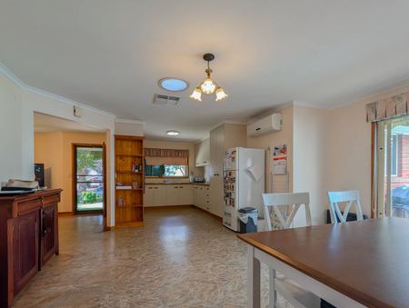 Prime Location - Photo 5
