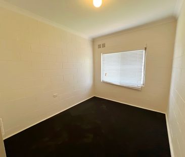 2 Bed Unit With New Carpet - Photo 6