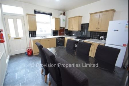6 Bedroom House Properties Hyde Park - Photo 4