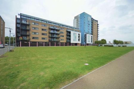 Lady Isle House, Ferry Court, CF11 - Photo 2