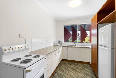 1st Floor Central CBD Apartment - Photo 2