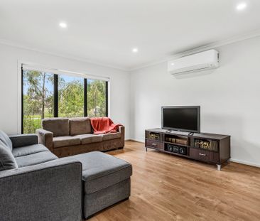 8 Bower Walk, Chirnside Park - Photo 4