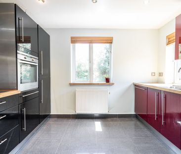 2 bed flat to rent in Alton Road, Poole, BH14 - Photo 5