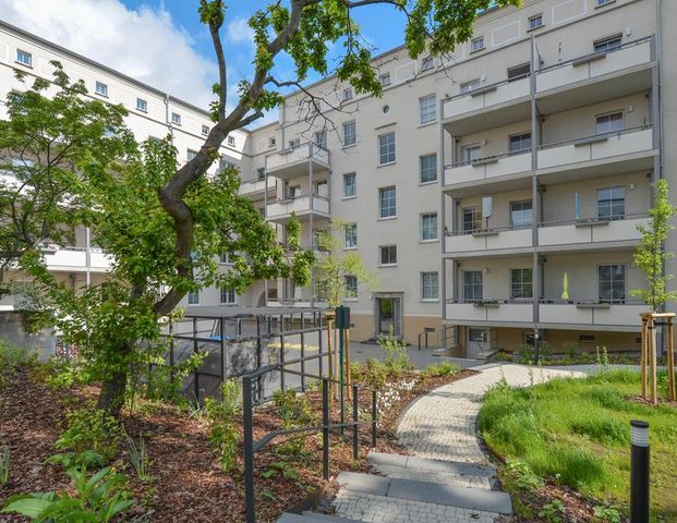 2 Raum Wohnung mit großem Wohnzimmer - Foto 1