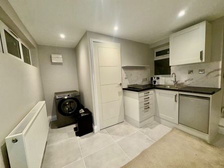 Studio Flat, Deansway, N2 - Photo 4