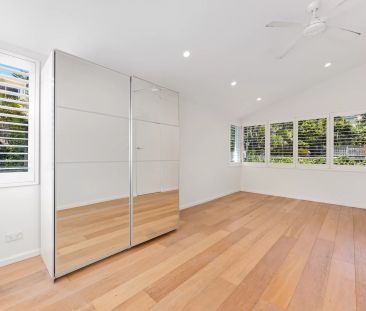 PRIME COASTAL LIVING OPPOSITE CLOVELLY BEACH - Photo 4