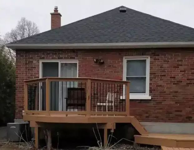 Spacious 3-Bedroom, 2-Bathroom House for Rent in Oshawa | 855 Grierson Street, Oshawa - Photo 1