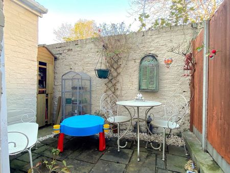 2 bedroom House To Let Total Size: 603 SQ FT - Photo 3