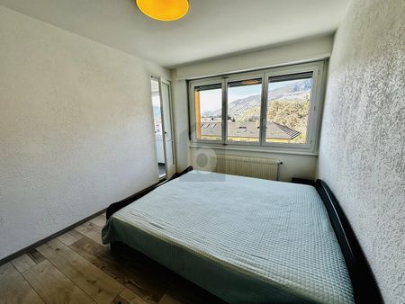 CENTRAL AND ENTIÈREMENT RÉNOVÉ - Photo 2