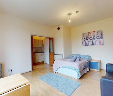 Studio to rent - Photo 3