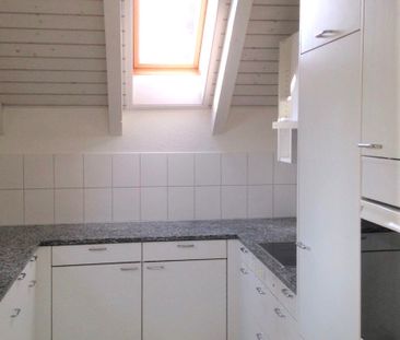 Charmante 5.5-Zimmer-Maisonette-Wohnung in Neerach – Ruhige Lage mi... - Foto 3