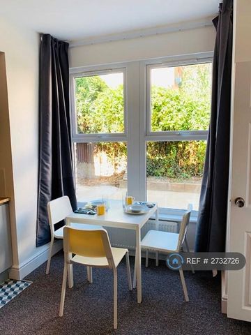 1 bedroom flat to rent - Photo 5