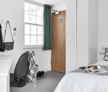 2 Bed Flat - Photo 6