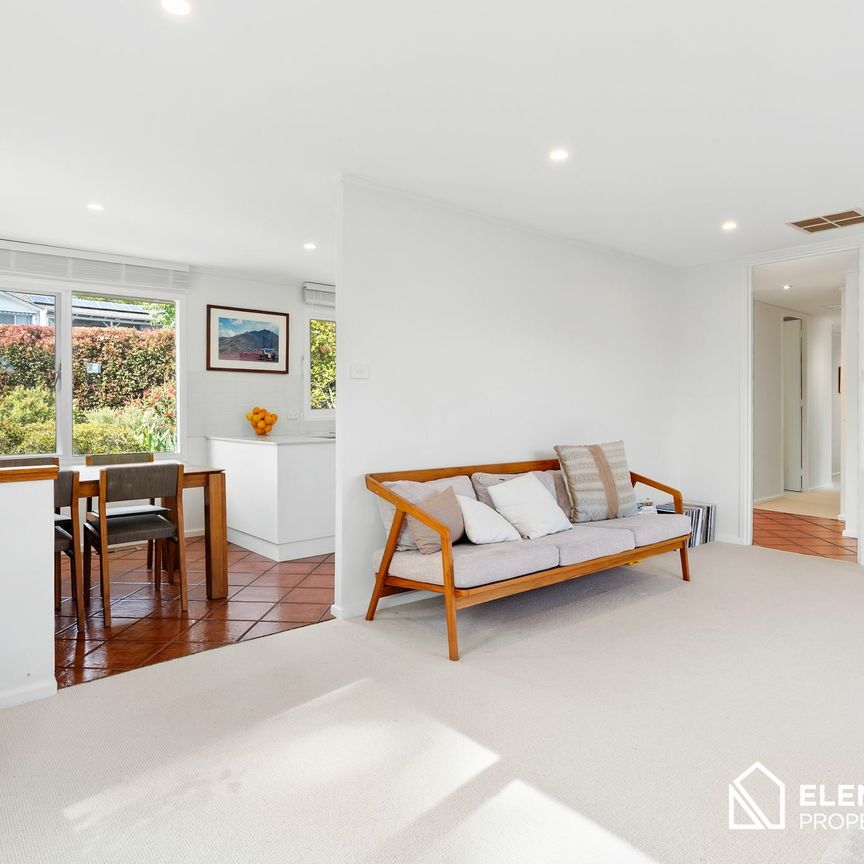 10 Breona Pl, Lyons ACT 2606 - House For Rent | Domain - Photo 1